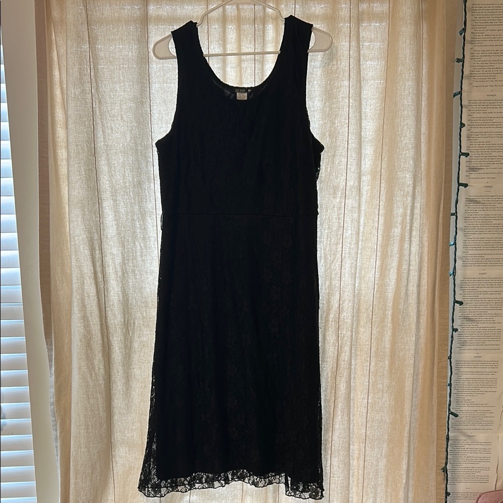 Star Vixen Black Lace Midi Dress